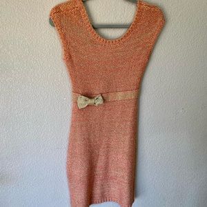 Super soft sweater dress . Get your glow on girl,in this rose gold stunner!😍